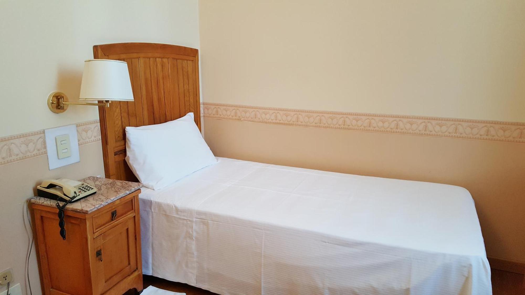 Roma E Rocca Cavour 3*